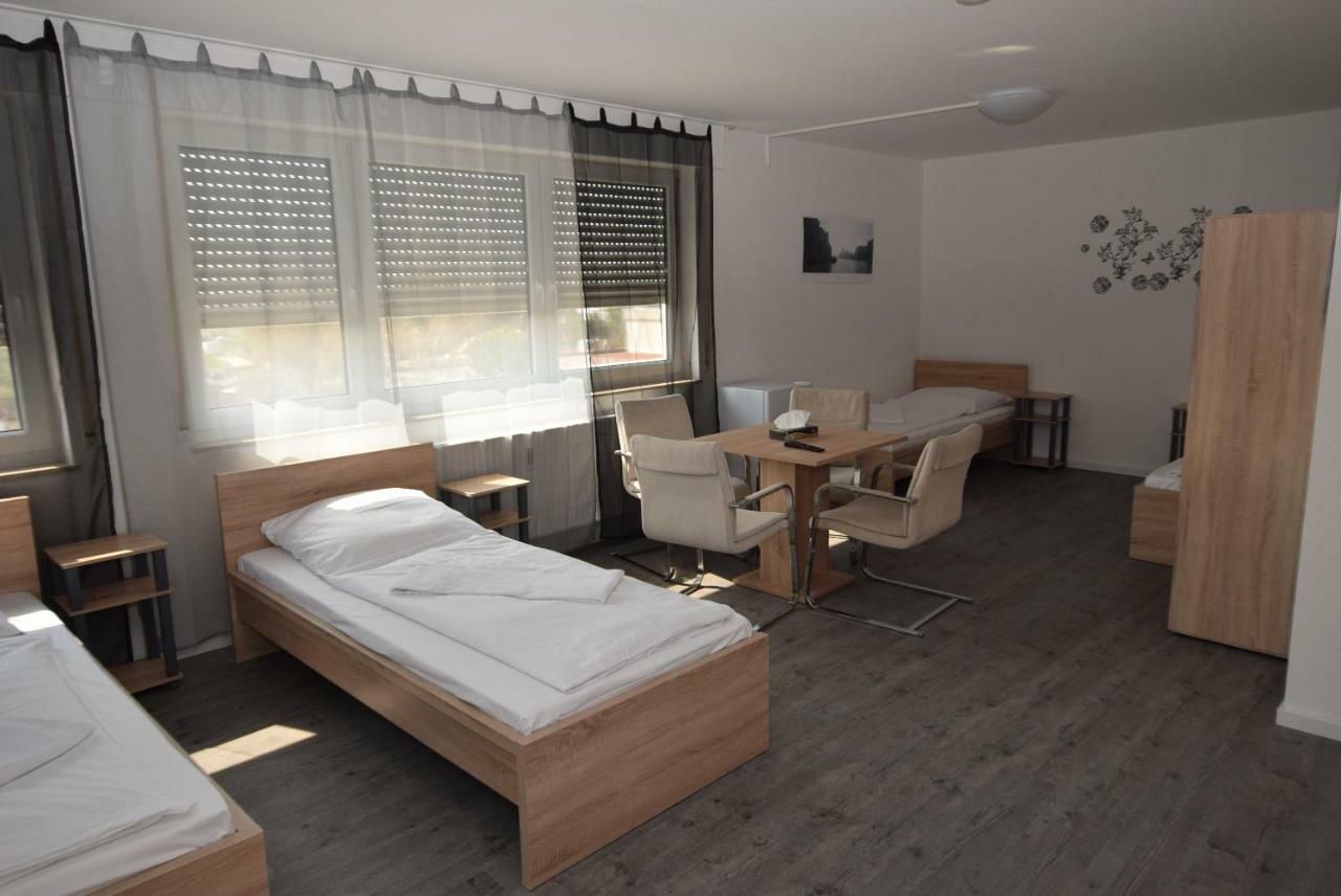Monteurzimmer Messe Airport Wolfschlugen Екстер'єр фото