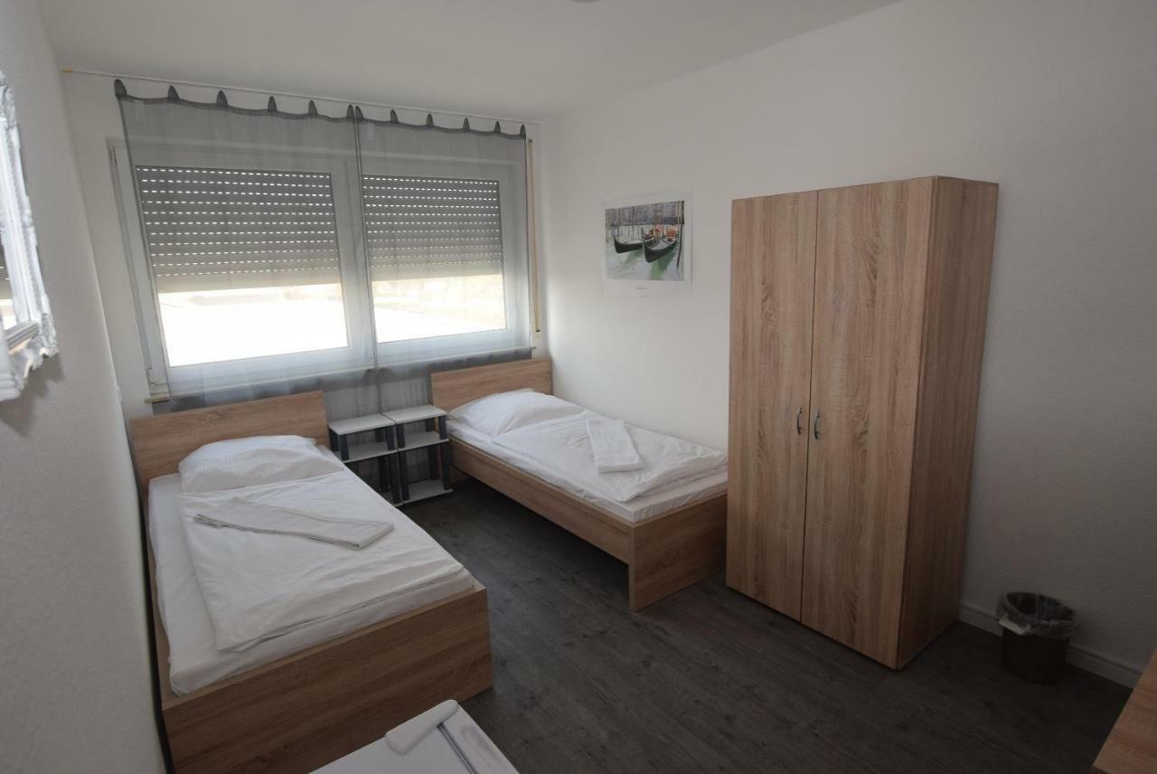 Monteurzimmer Messe Airport Wolfschlugen Екстер'єр фото